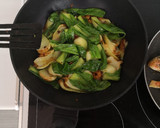 Foto del paso 7 de la receta: Salmonetes con pak Choi y gambas