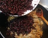 Foto del paso 4 de la receta: Arroz negro con setas