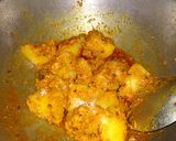 A picture of step 4 of DahiAloo.