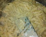 A picture of step 3 of Macroni with white sauce.