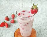 Foto langkah ke 4 dari resep Korean Strawberry Milk latte.