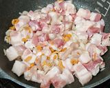 รูปขั้นตอนการทำที่ 4 ของ หมูผัดกะปิ