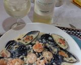 Foto del paso 5 de la receta: Sorrentinos de salmón con tinta de calamar y salsa camarón