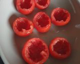 Une image de l'étape 1 de Œufs cocottes au thon en tomates 🍅.