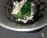 Foto langkah ke 1 dari resep Kalio Ayam (dengan bumbu instan).