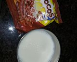 A picture of step 1 of Choco chips milk.