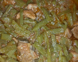 Foto del paso 4 de la receta: Costilla de puerco en salsa de jitomate y tomate con nopales