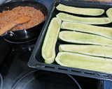 Foto del paso 5 de la receta: Calabacines rellenos de carne