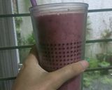 Foto langkah ke 2 dari resep Berry Banana Smoothies.