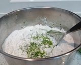 A picture of step 4 of Mugwort Rice Cakes.