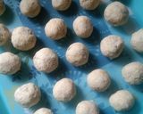 Foto langkah ke 2 dari resep Banana Cheese Ball ---gluten free---.