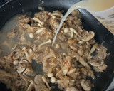 Foto del paso 6 de la receta: Solomillo de cerdo con salsa de setas al oporto