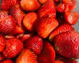 A picture of step 1 of Strawberry smoothie.