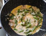Foto del paso 5 de la receta: Revuelto de espárragos verdes con atún