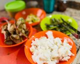 Foto del paso 4 de la receta: Paella de rape, ajos tiernos, espárragos y alcachofas 🥘 🧔♂️