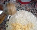 Foto del paso 1 de la receta: Arroz saborizado con salchichas en microondas