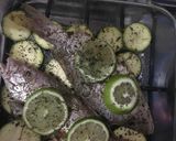 Foto del paso 4 de la receta: Pescado horneado a las finas hierbas