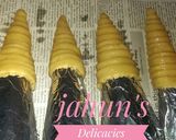 A picture of step 3 of Cream cones.