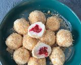 Málnával töltött Daramixes keto túrógombóc recept fázis 4 fotója