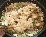 Foto del paso 8 de la receta: Caldereta de Cordero con Vermout, Manzana y Alcachofa