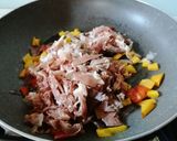 A picture of step 3 of Maccheroni with Sliced Cold Cuts and Peppers.
