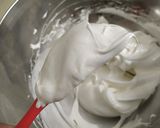 Foto langkah ke 3 dari resep Swiss Meringue Buttercream.