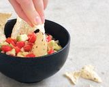 Foto del paso 1 de la receta Guacamole con aguacate y tomate