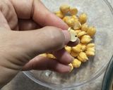 Hình bước làm 2 của món Đậu hũ non đậu gà mix chùm ngây sốt nho