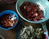 Foto langkah ke 3 dari resep Tumis Tangkil Suir Ayam Bakso.