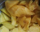 A picture of step 1 of Mango juice.