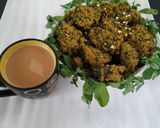 A picture of step 8 of Oats Palak - Methi Muthia.