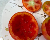 Une image de l'étape 1 de Tomates farcies au bœuf et au quinoa 🌿 🍅.