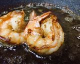 รูปขั้นตอนการทำที่ 1 ของ กุ้งแชบ๊วยทอดราดซอสมะขามราดข้าว(แย่งกุ้งกับอาโกวมา)