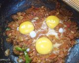 A picture of step 2 of Fried chicken kothu parotta.