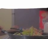 Foto del paso 13 de la receta: Guarnición de verduras salteadas con lomo de cerdo mechado