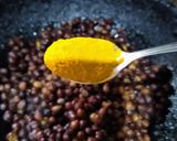 A picture of step 2 of Memoni Aloo Choley.