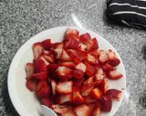 Foto del paso 2 de la receta: Dulce a base de vino tinto con frutillas