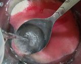 Foto langkah ke 2 dari resep Pudding Strawberry Selasih.