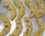 Foto langkah ke 4 dari resep Banana Milk Crispy Almond Kismis Keju (kreasi pastry).