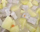 A picture of step 3 of Pork loin and potato 'stew'.