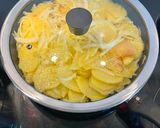 A picture of step 2 of Spanish Potato Omelette with Onion (Tortilla de Patata con Cebolla).