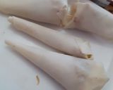 A picture of step 4 of Spring stuffed cones.
