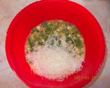 Sajtos-tojásos-baconös tésztakoszorú recept fázis 12 fotója