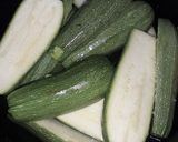 Foto del paso 1 de la receta: Calabacitas rellenas de elote y Philadelphia