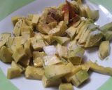 Foto del paso 4 de la receta: Papas🍟 "fritas" veganas🥑🌰🍅