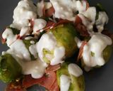 Foto del paso 9 de la receta: Coles de Bruselas al ajillo con jamón y salsa de queso