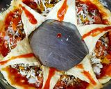A picture of step 4 of Fantasy pizza.