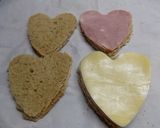 Foto del paso 5 de la receta: Sandwichitos corazón de San valentin