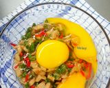 Foto langkah ke 3 dari resep Dadar Telur Kacang Panjang Dan Sosis.