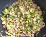Foto del paso 2 de la receta: Repollos de Bruselas con panceta y crema